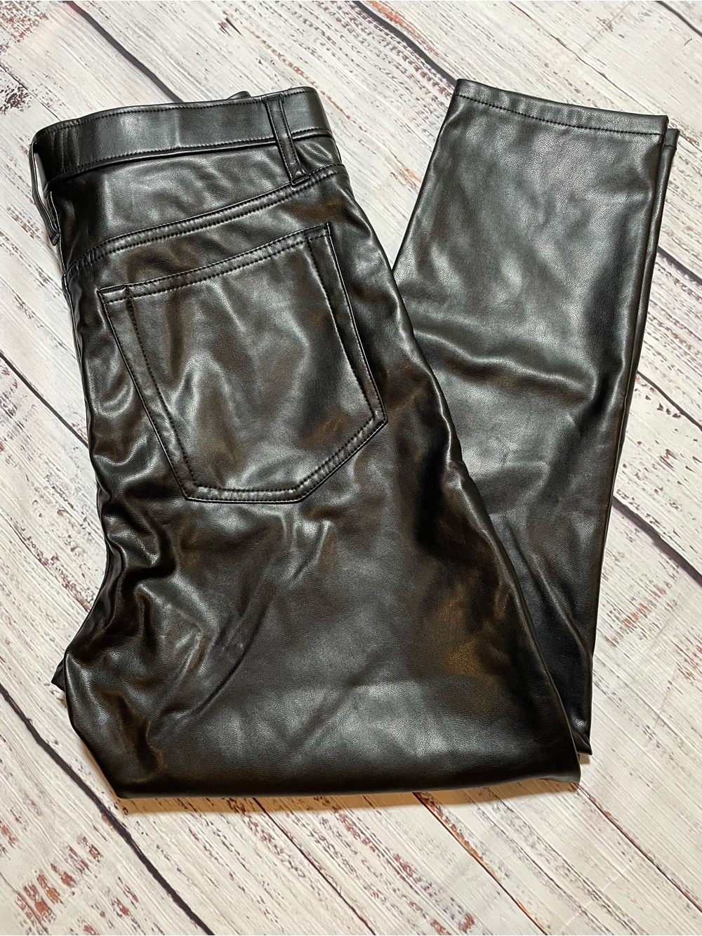 NWT Abercrombie & Fitch The Skinny High Rise Vegan leather pants. Size 10 - Picture 3 of 11